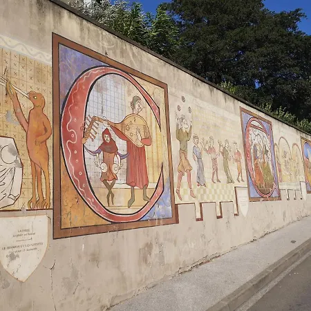 بيت للعطل A 200 Metres Du Chateau : Maison De قرقشونه