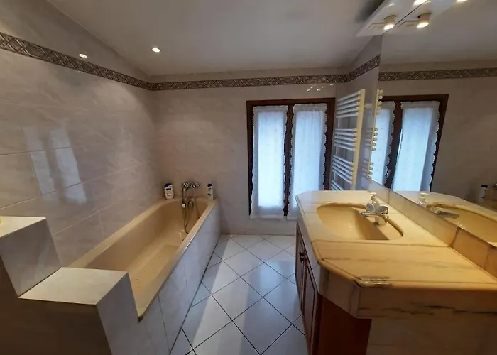 A 200 Metres Du Chateau : Maison De Сasa de vacaciones