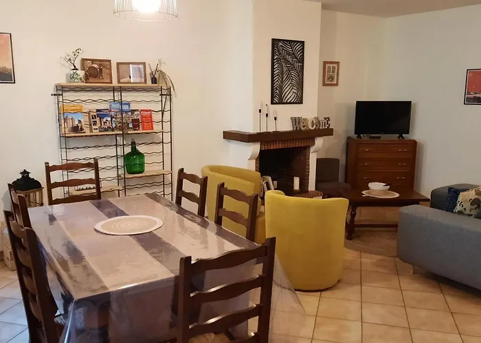 A 200 Metres Du Chateau : Maison De Сasa de vacaciones